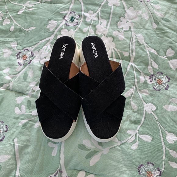 Kensie Black Wedge Size 9 Sandal - Picture 1 of 3